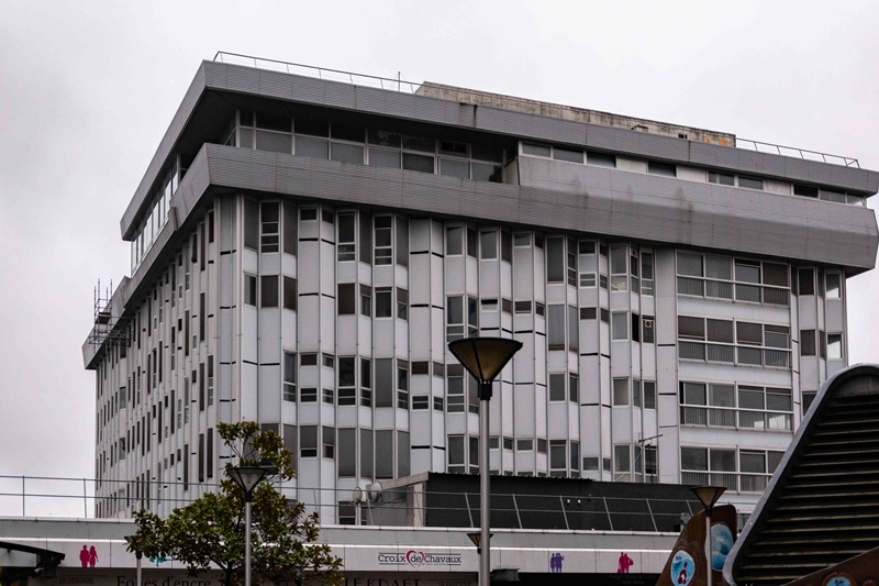 Pose des façades sur l'immeuble URBAN à Montreuil